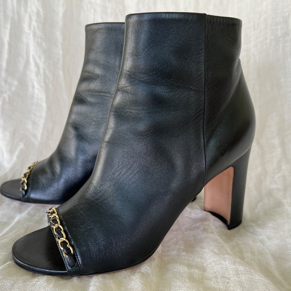 CHANEL Black Lambskin Peep-Toe Booties Chain Trim CC Heel Sz 39 Italy Chic - Picture 6 of 16